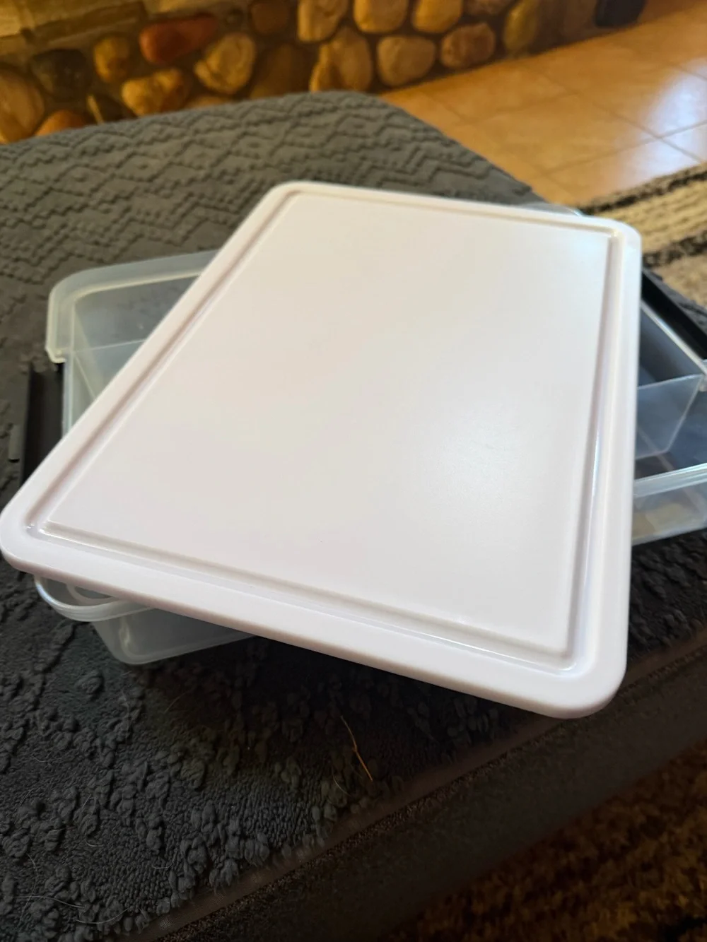 JUMBO SNACKLE BOX WITH CUTTING BOARD LID. NEW